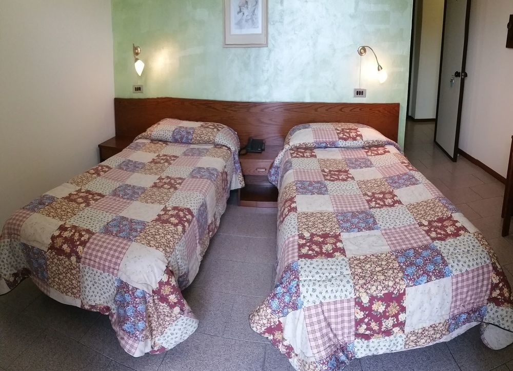 Hotel 5 Vie Almenno San Salvatore Exteriör bild